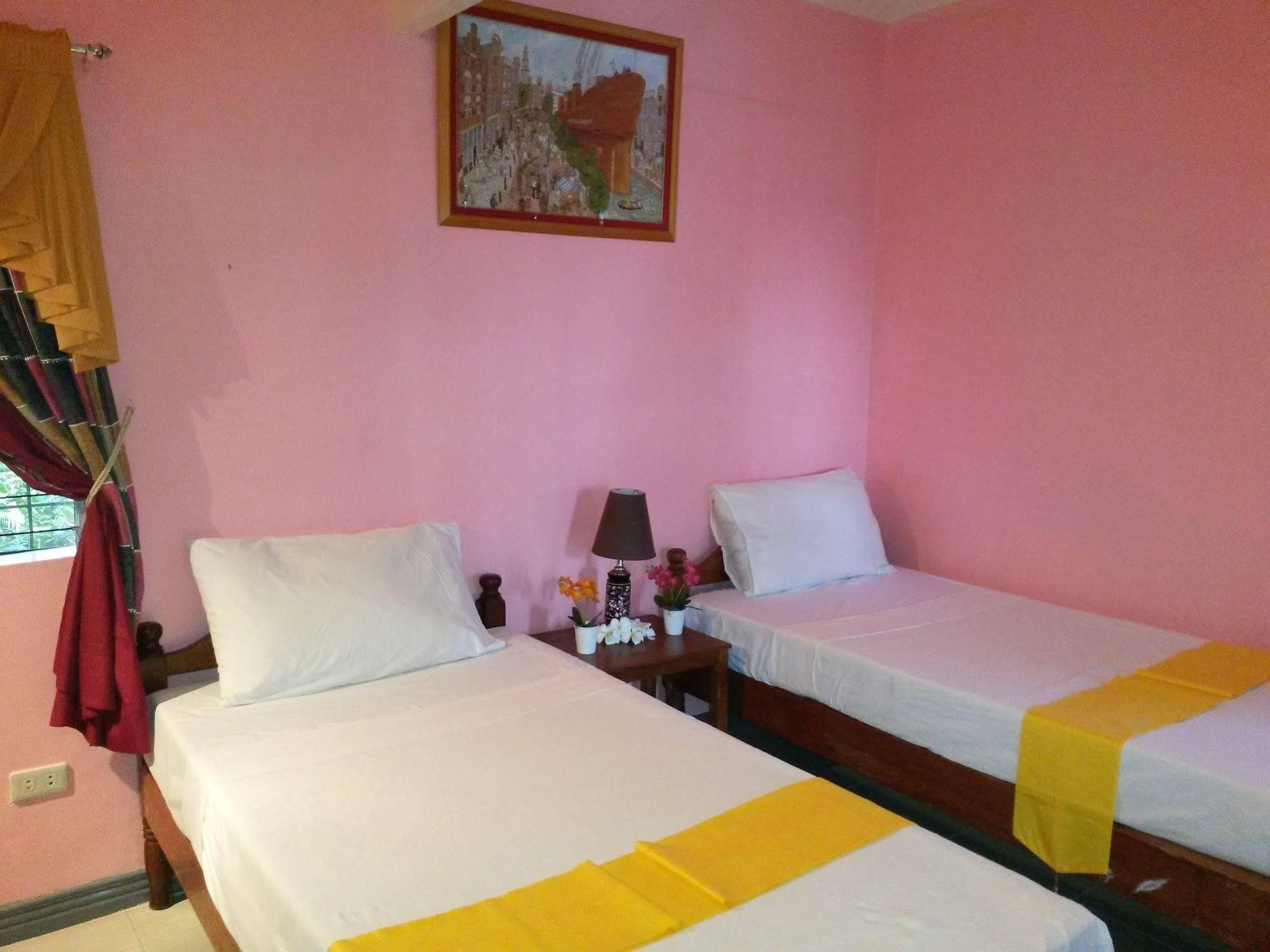 Reddoorz Premium @ Flower Beach Anda Esterno foto