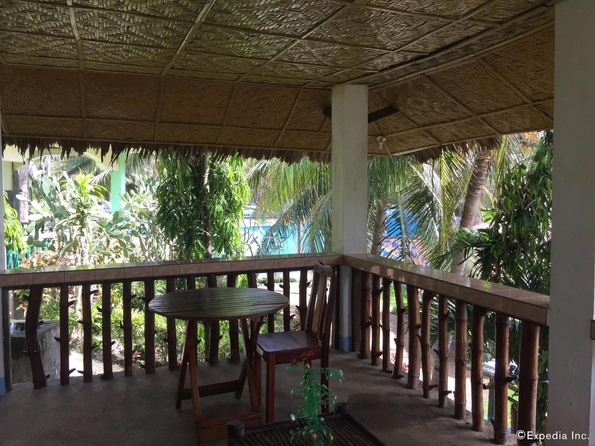 Reddoorz Premium @ Flower Beach Anda Esterno foto